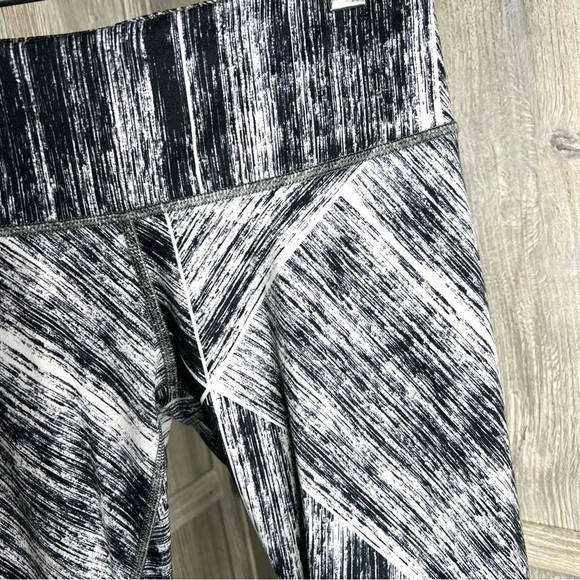 Lululemon Roll Down Leggings Heat Wave - Picture 3 of 6